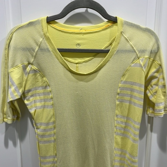 Lululemon Puri Tee Short Sleeve
Tonka Stripe Mellow Lemon / Mellow Lemon Sz 6 - Picture 6 of 8